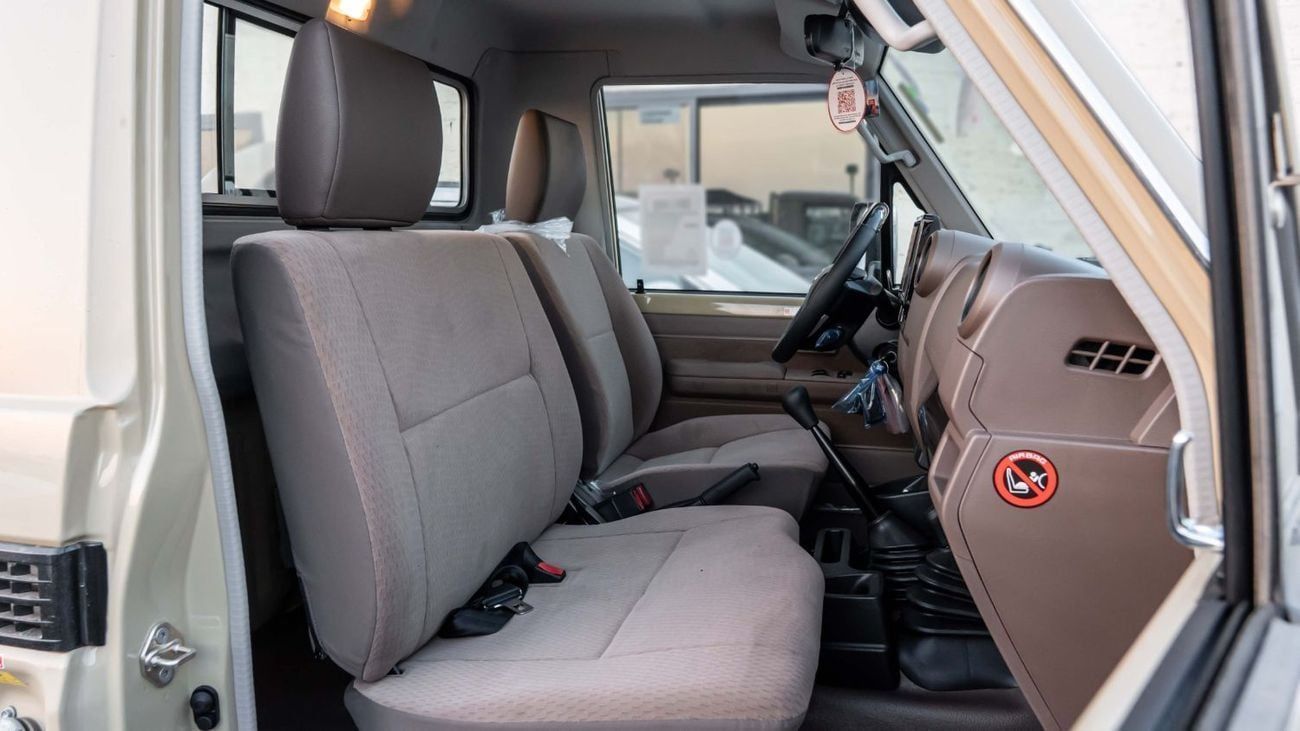 تويوتا لاند كروزر بيك آب 2026 Toyota Land Cruiser LC 79 2.8L MT Diesel (Beige-Brown)