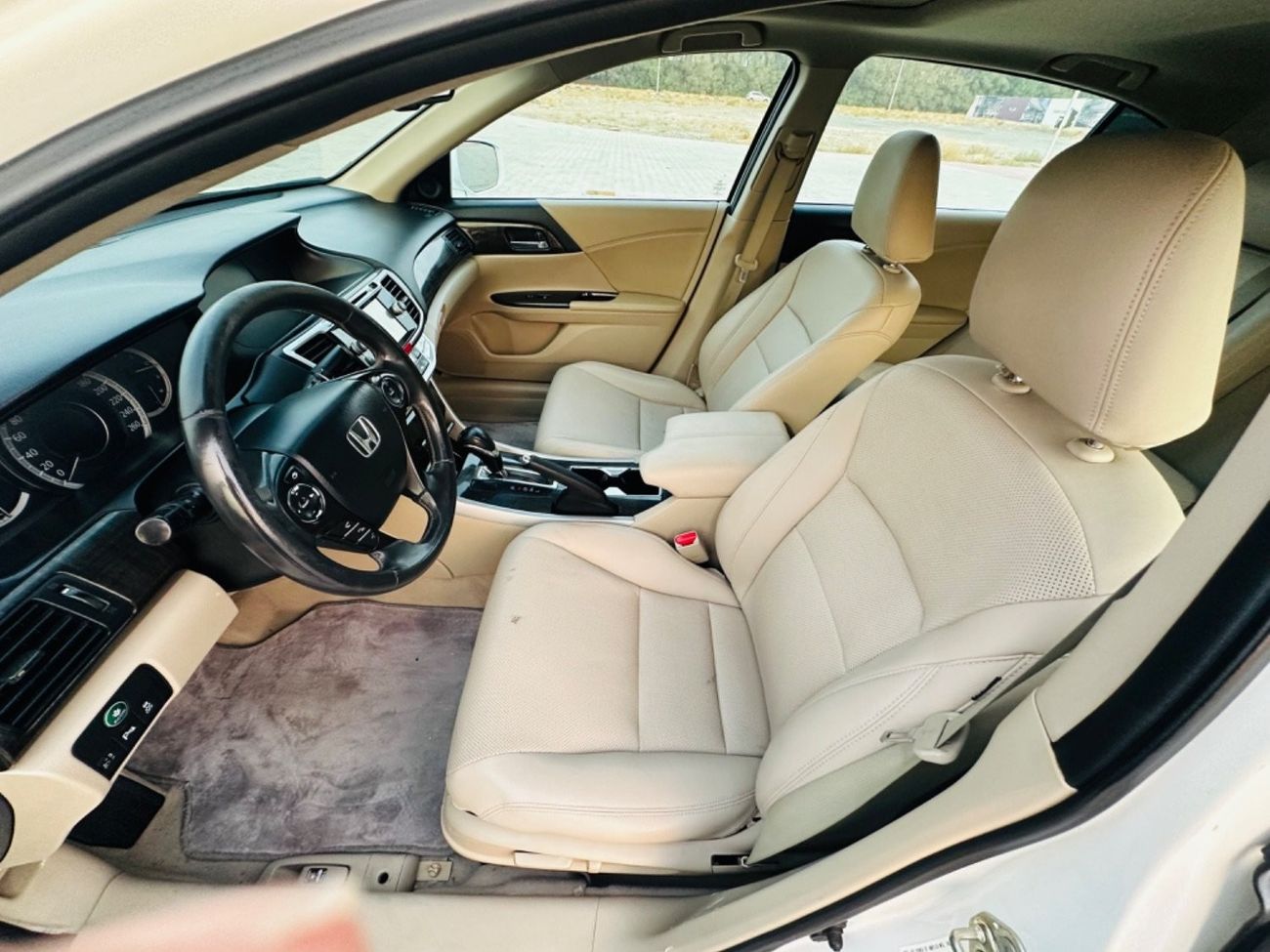 Honda Accord MODEL 2014 GCC. CAR PERFECT CONDITION FOR INSIDE AND OUTSIDE FULL OPTION SUN ROOF