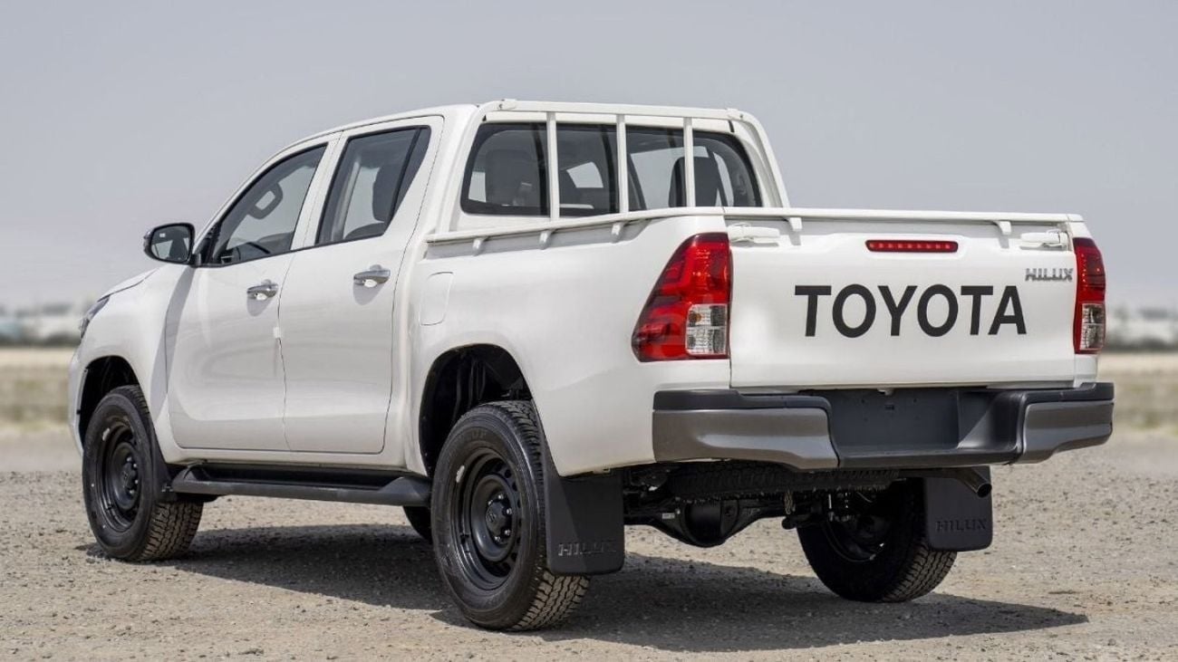 تويوتا هيلوكس (LHD) TOYOTA HILUX DC COMFORT PLUS 2.4D MT 4X4 MY2024 - WHITE