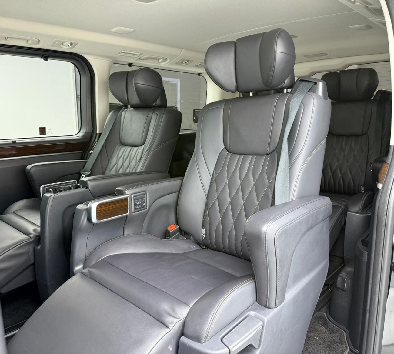 Toyota Granvia 2023 Toyota Granvia Premium, 2026 Toyota Warranty, Full Toyota Service History, Fully Loaded, GCC