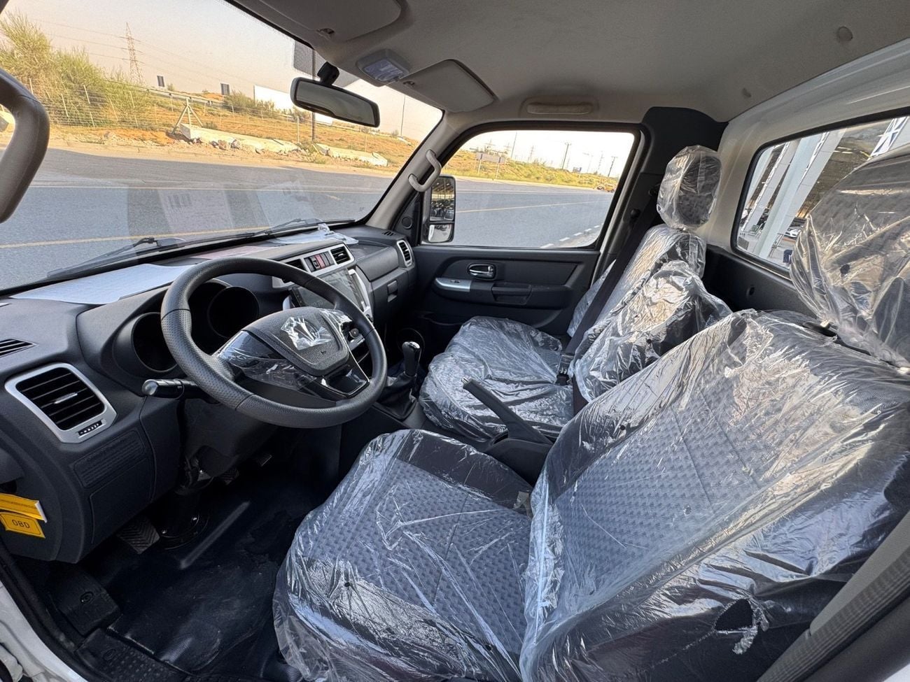 Hyundai H100  PICKUP V4 / 2 TON LOADING / LARG SCREEN / MANUAL GEAR / APPLE CAR PLAY /ANDROID AUTO