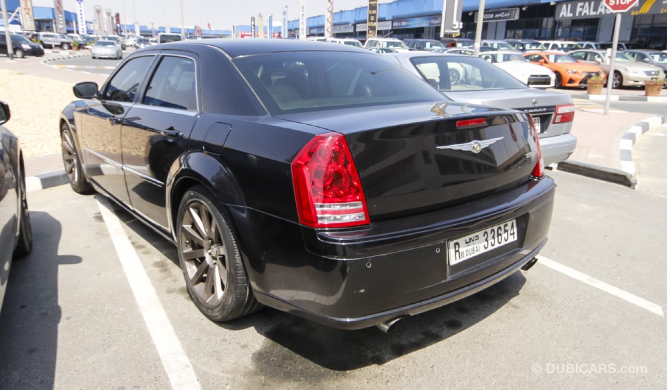 كرايسلر 300 SRT8