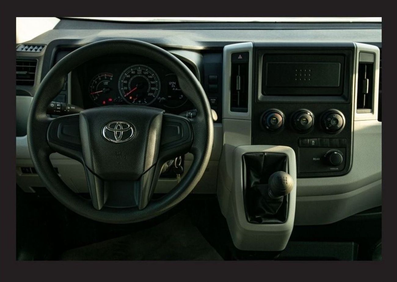 Toyota Hiace 2023 TOYOTA HIACE 2.8L 14str Diesel Manual Zero KM