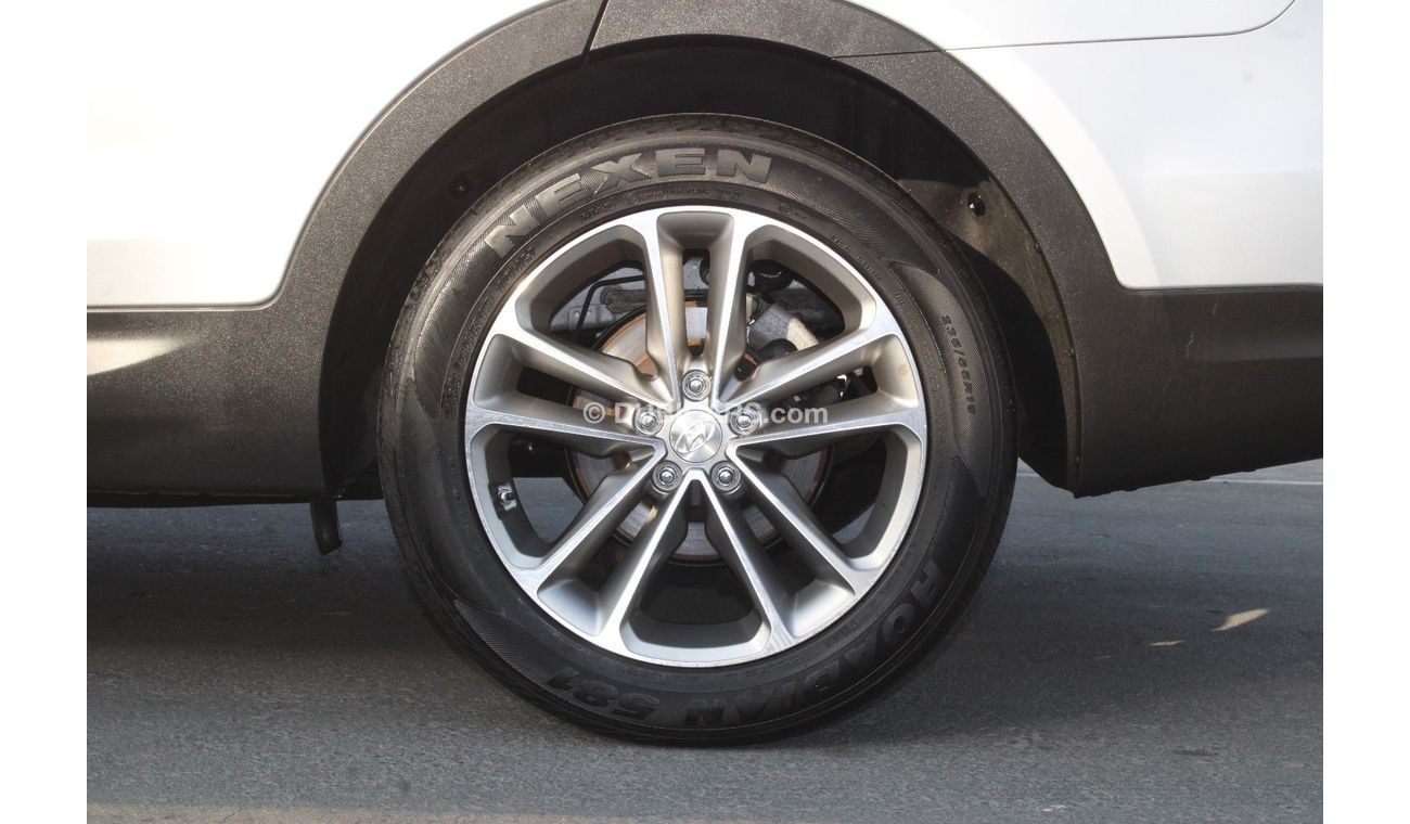 Hyundai Santa Fe Hyundai Santa Fe 2017 imported papers from Korea customs in excellent condition