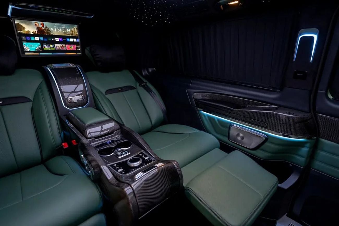 Mercedes-Benz V 300 ARRIVAL MODEL VVIP MERCEDES GCC V300 with ADDITIONAL REAR AC - 2 Years Warranty by VLINE