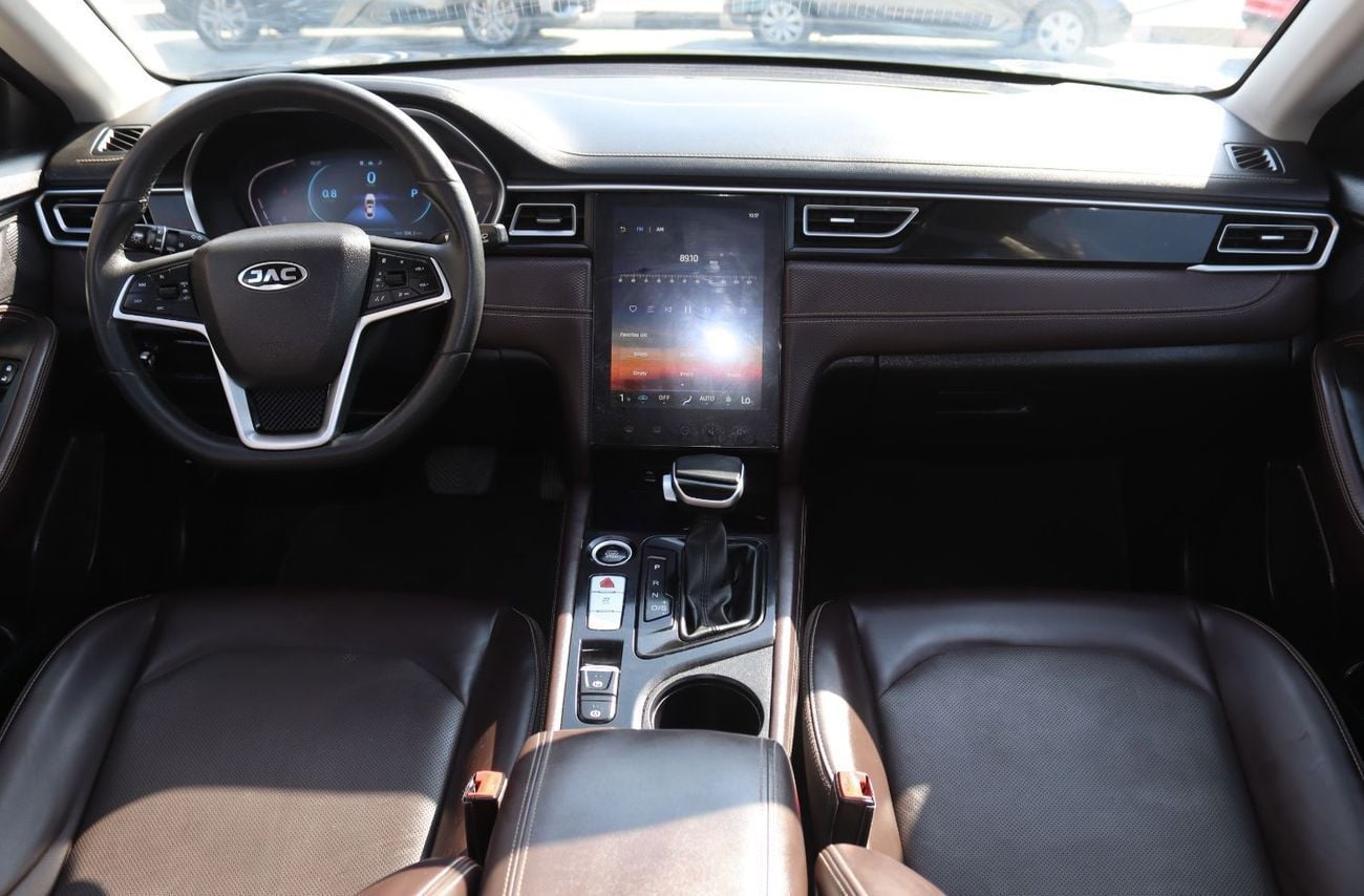 جاك J7 LUXURY جاك J7 - موديل 2023 - فل أوبشن - خليجى - بدون حوادث - محرك 1.5 - بحاله ممتازه من الداخل والخا
