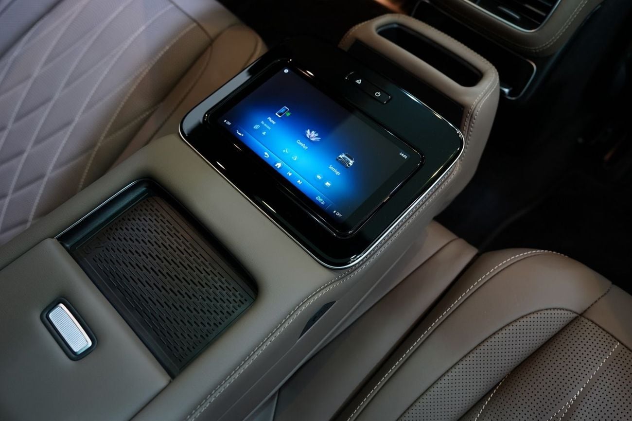 مرسيدس بنز GLE 53 AMG 2026 Mercedes-AMG GLE 53 4Matic+, Manufaktur Interior Package, Panoramic Roof, Gargash Warr + Serv!!