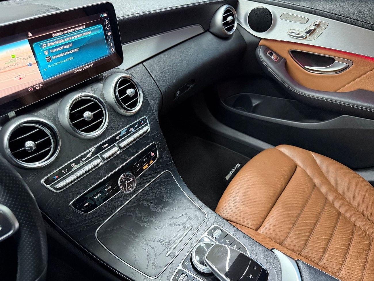 مرسيدس بنز C 200 GCC .. FSH .. AMG .. Perfect Condition .. Panoramic