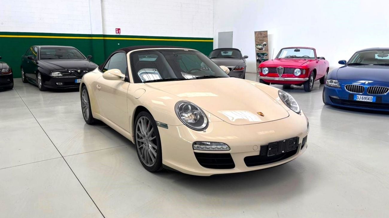 Porsche 911 CARRERA S - Manual - Cream white with Cocoa interiors!