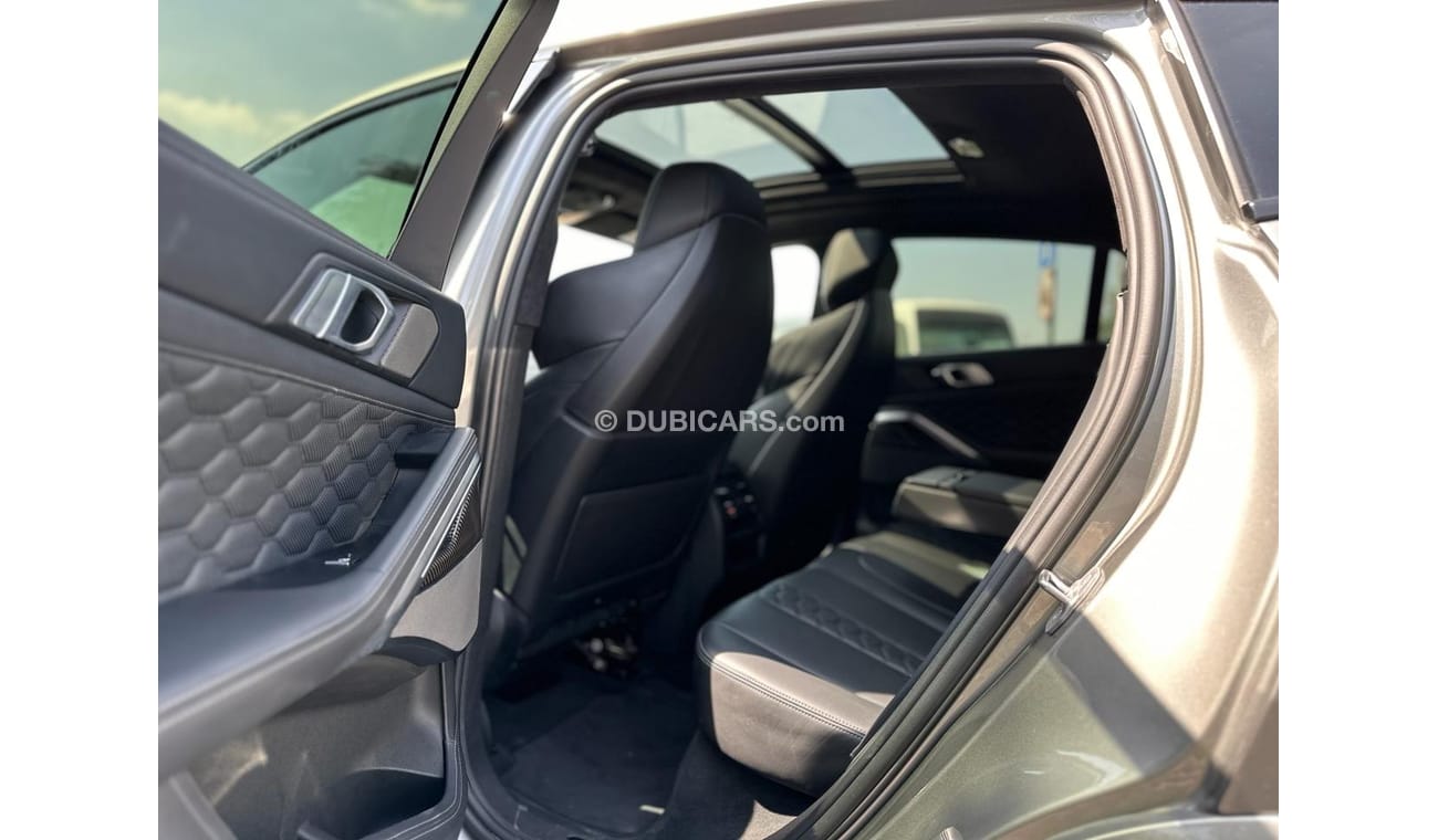 BMW X6M COMPETITION - 4.4L V8 - 2021  - EURO SPEC - SLV_BLK -  (LOCAL OFFER)