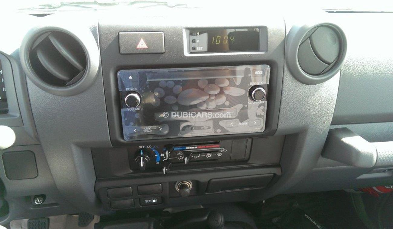Toyota Land Cruiser 4.2L DSL, Hard Top 78 LX 13, Diesel, 13 Seats