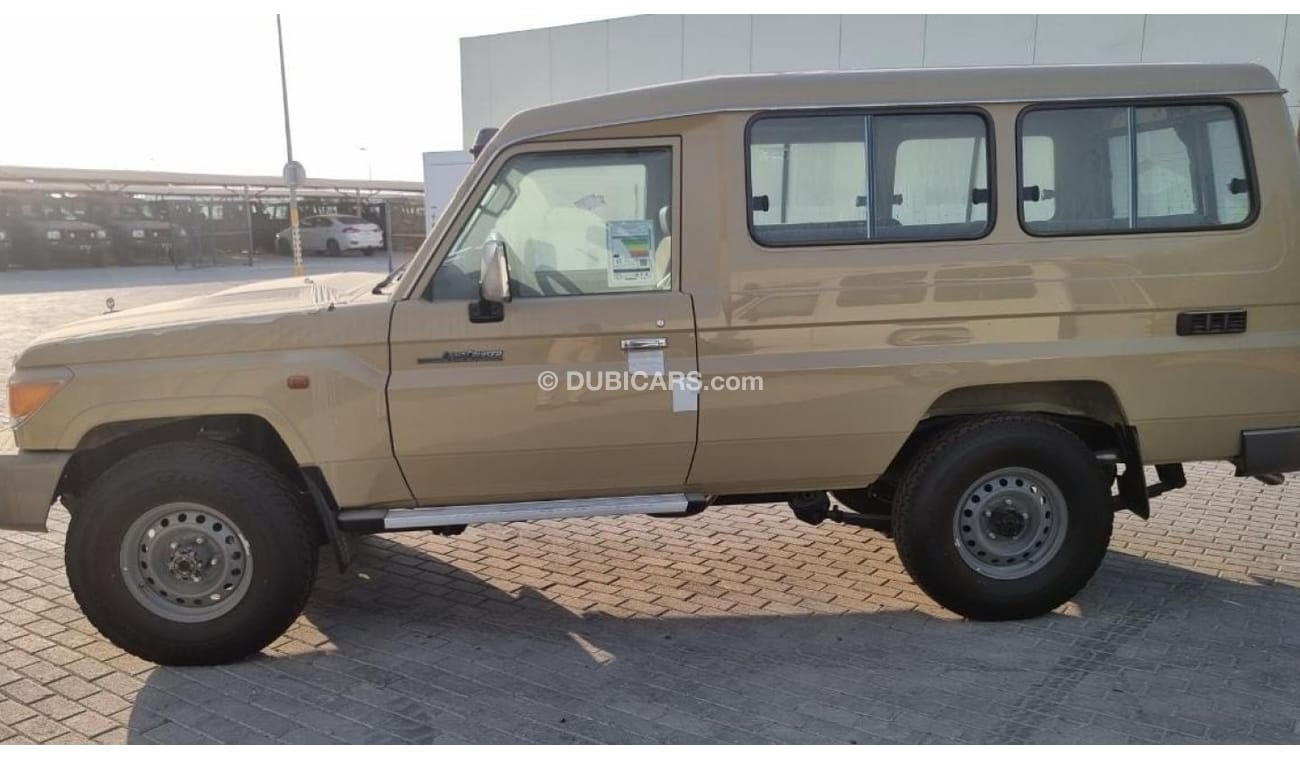Toyota Land Cruiser 70 Toyota LC 78 4.5 DSL HTOP BEIGE COLOR