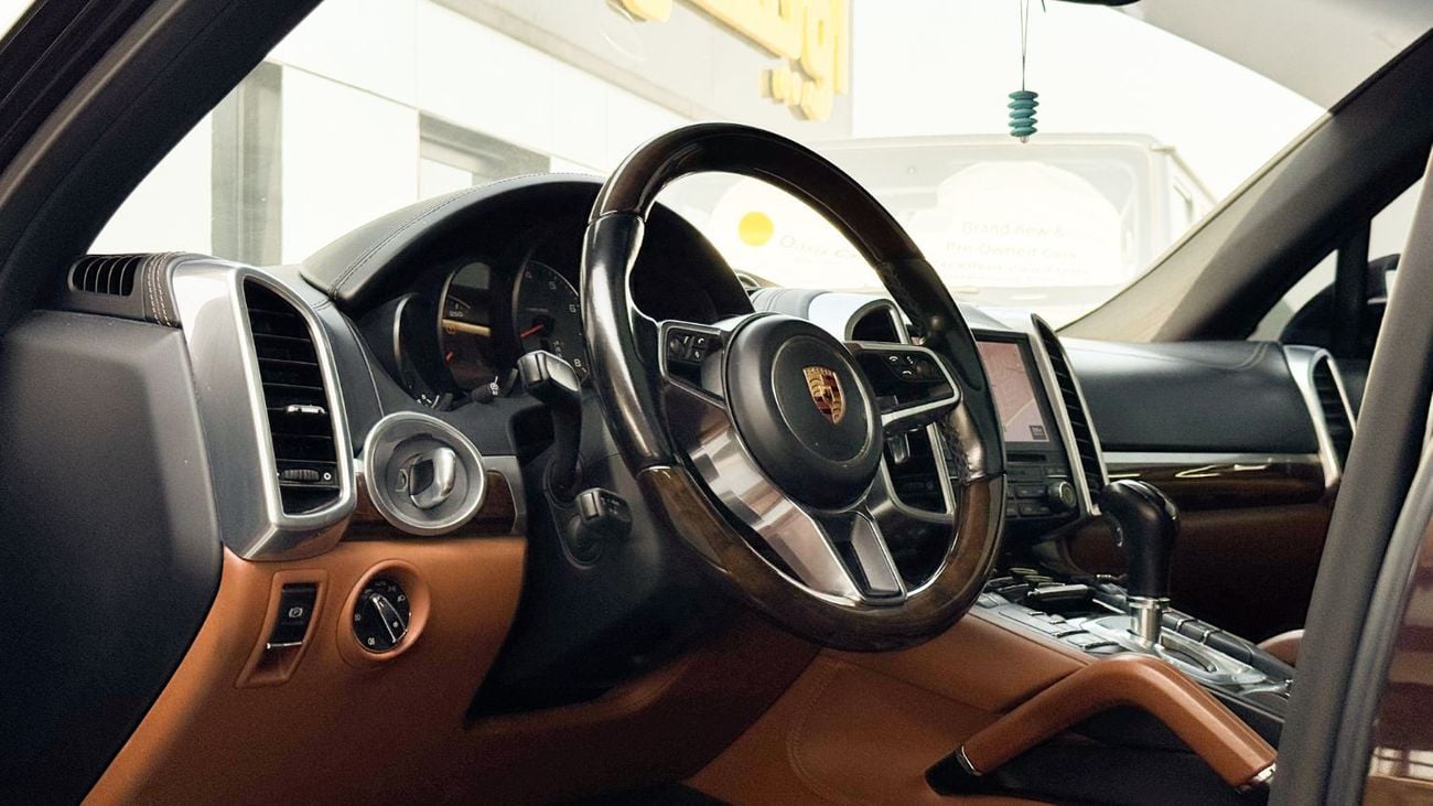 Porsche Cayenne S Platinum Edition 2018 GCC Full Service History