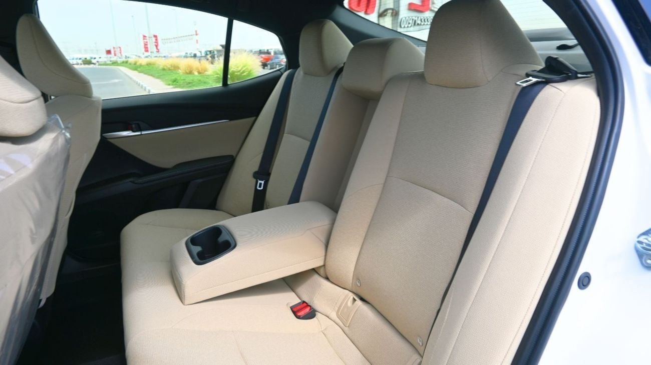 Toyota Camry E 2.5L Toyota Camry E-Plus 2.5L Hybrid, Model 2025, Color White