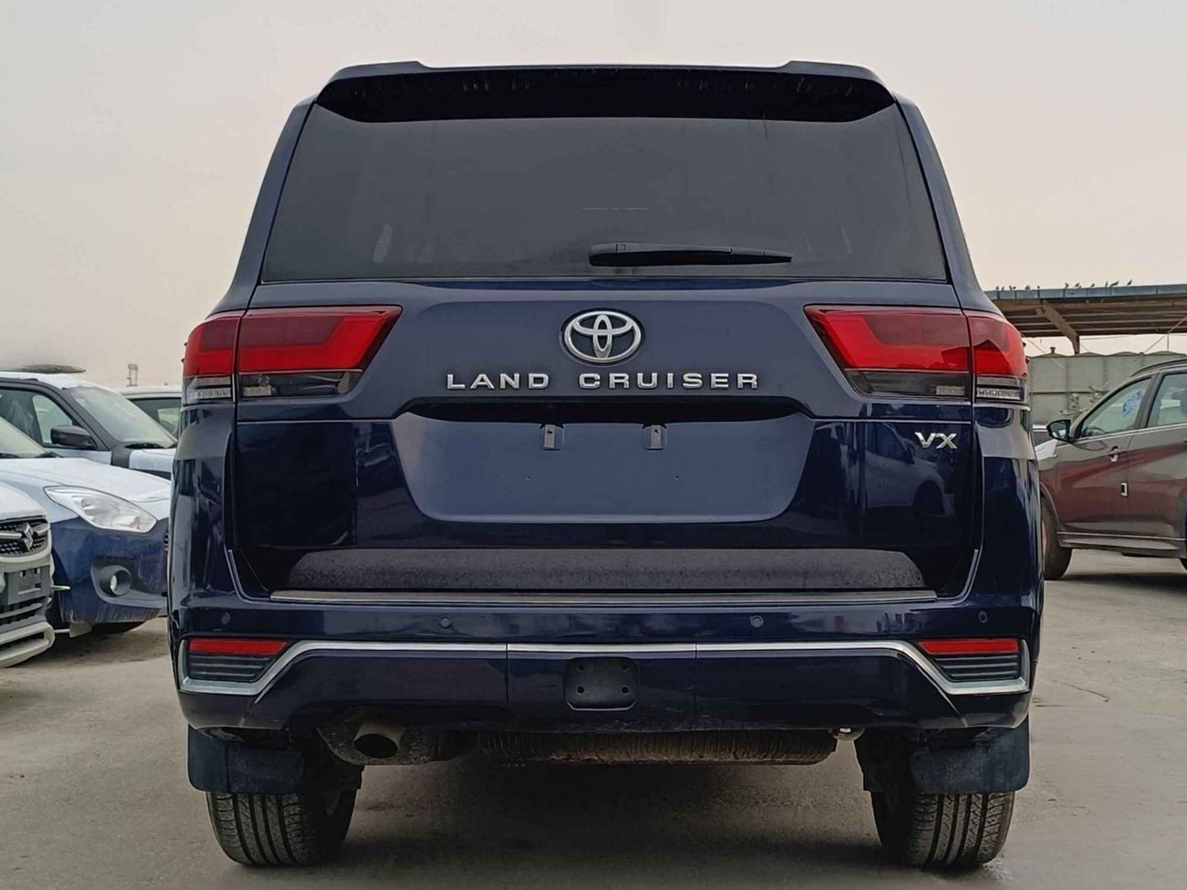 Toyota Land Cruiser LC300 VX / 3.5 V6 PETROL / FRONT PWR SEATS WITH LEATHER / SUNROOF (CODE # LC35VXB1)