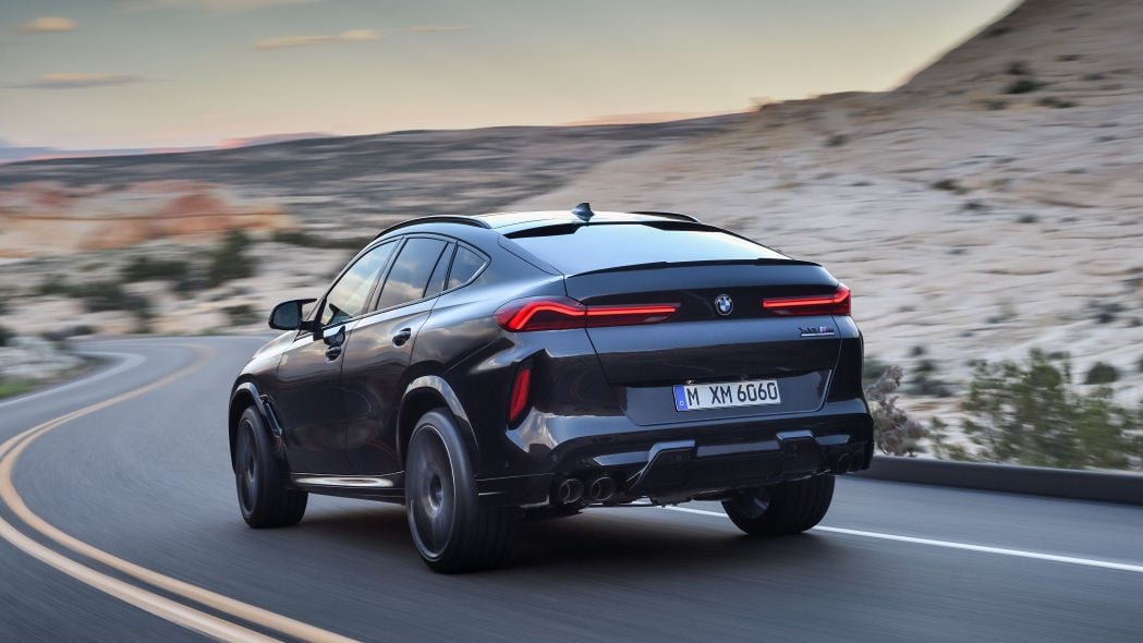 BMW X6M exterior - Rear Right Angled