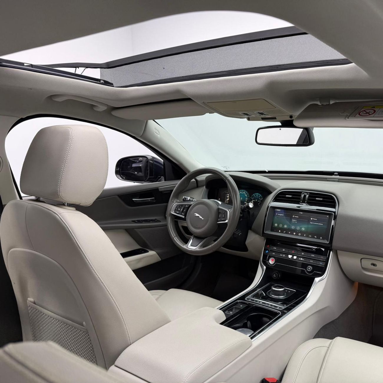 جاكوار XE 2018 Jaguar XE Prestige, 2026 Jaguar Warranty, 2028 Jaguar Service Pack, Excellent Condition, GCC