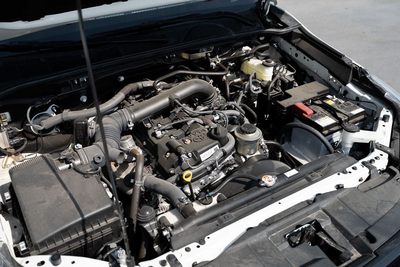 تويوتا هيلوكس SGLX 2.7L Petrol Double Cabin Automatic Transmission 4x4 2026