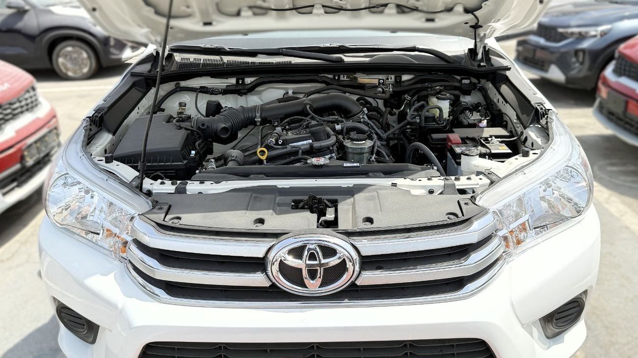 تويوتا هيلوكس GL Toyota Hilux 2.7L Petrol MT SC 4x4 2025YM