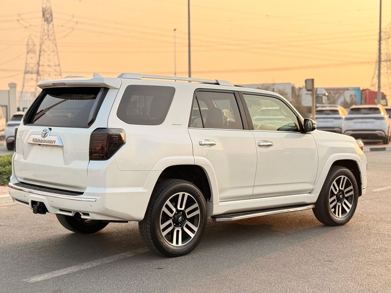 Toyota 4Runner Limited edition 2020 model leather seats, sunroof, seat cooler,heater