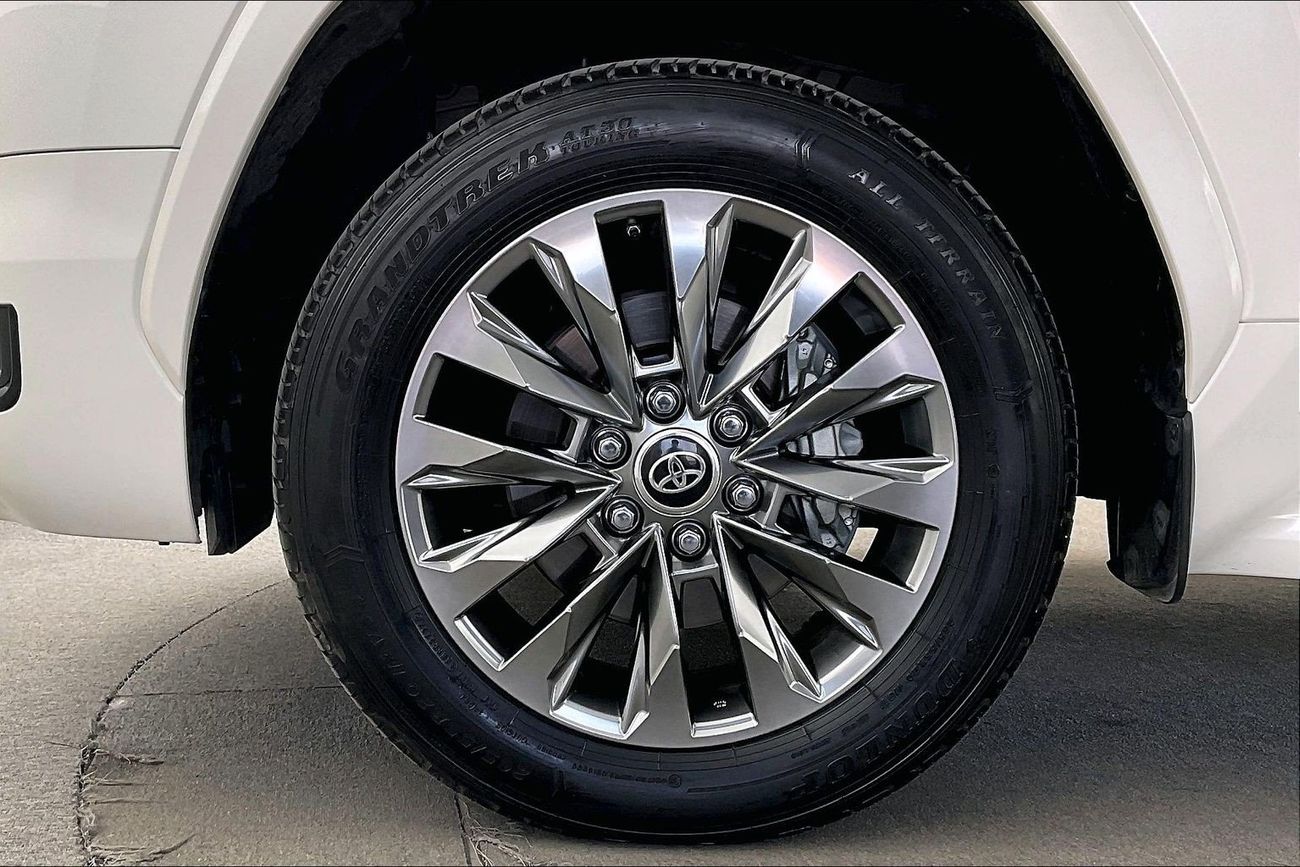 تويوتا لاند كروزر GXR | شامل الضمان | 0 ﺪﻔﻋﺓ ﺃﻮﻟﻯ