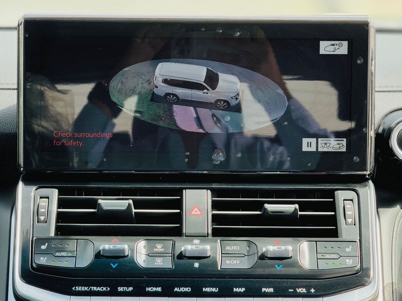 تويوتا لاند كروزر Toyota Land Cruiser VXR  year 2023 fuel diesel Right hand drive