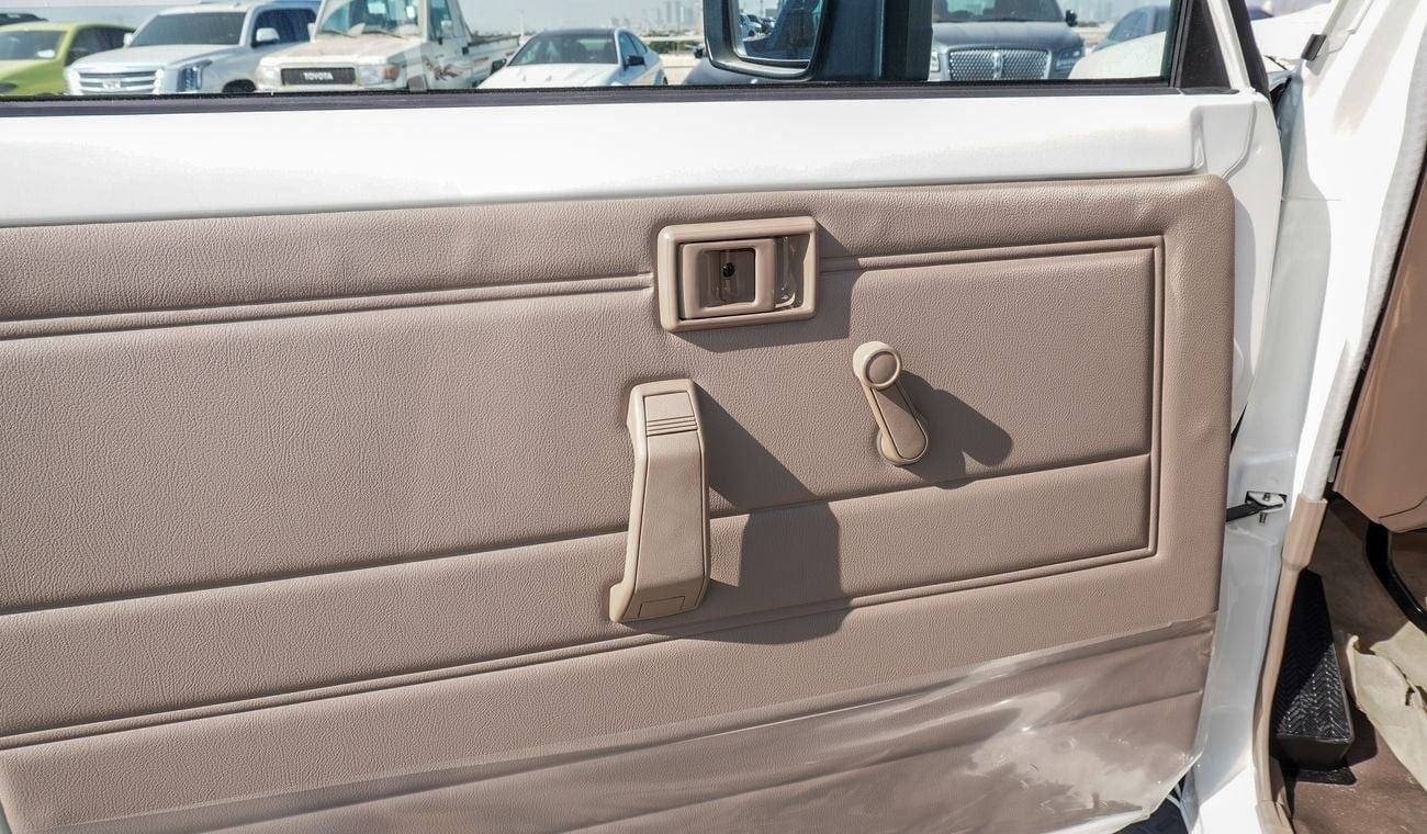 Toyota Land Cruiser 70 4.0L V6  M/T