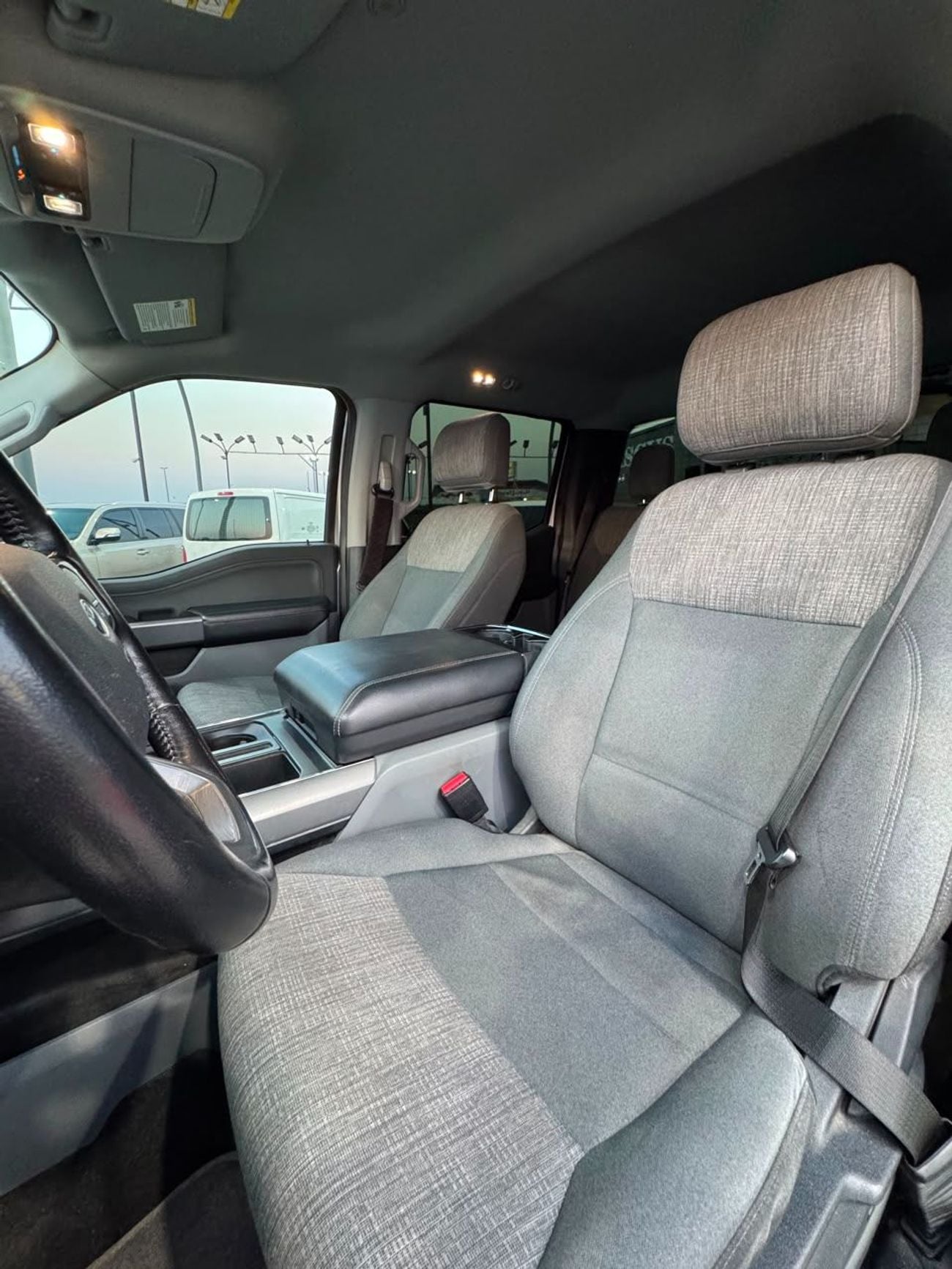 Ford F-150 XLT CREW CAB