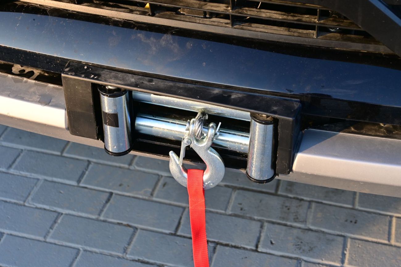 تويوتا هيلوكس Toyota Hilux GR Sport 4.0L V6, Petrol, 4WD, Pickup Color Black Model 2025