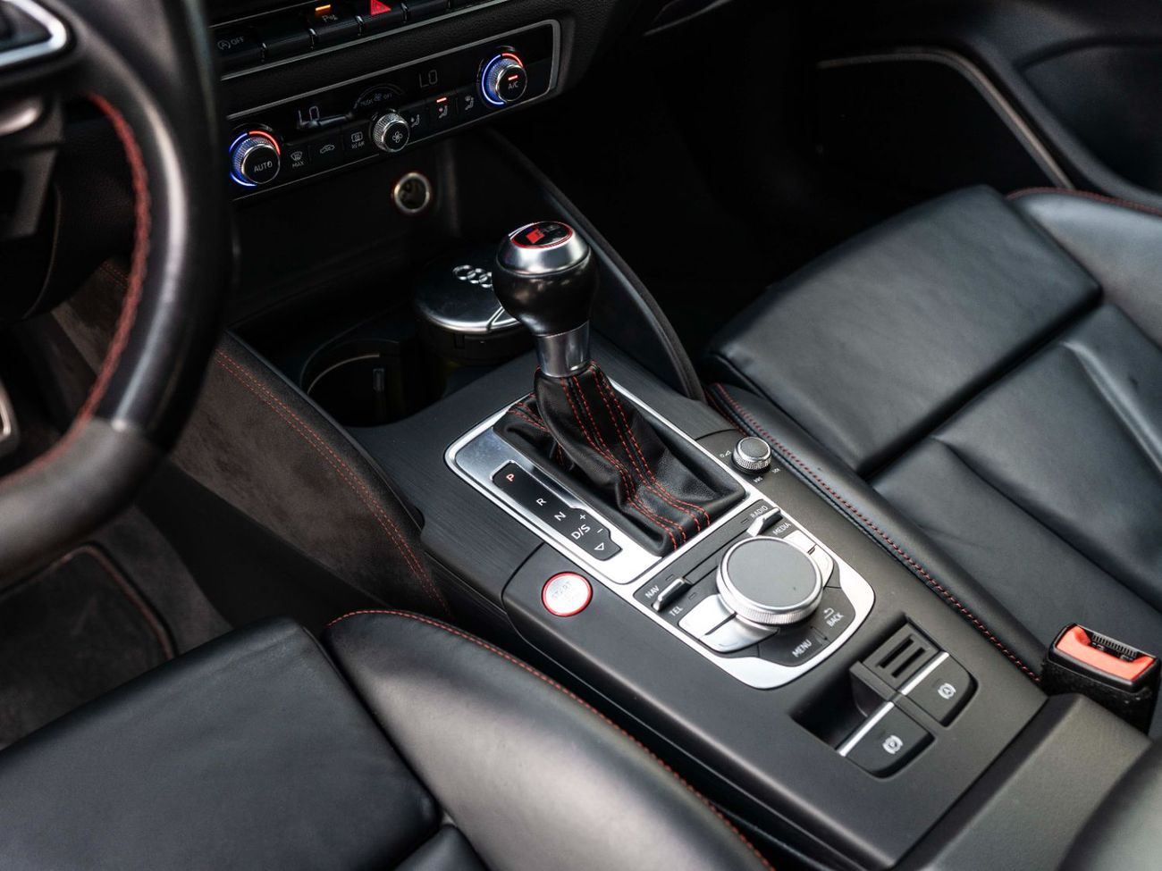 Audi RS3 TFSI quattro 2.5L (362 HP) Hatchback