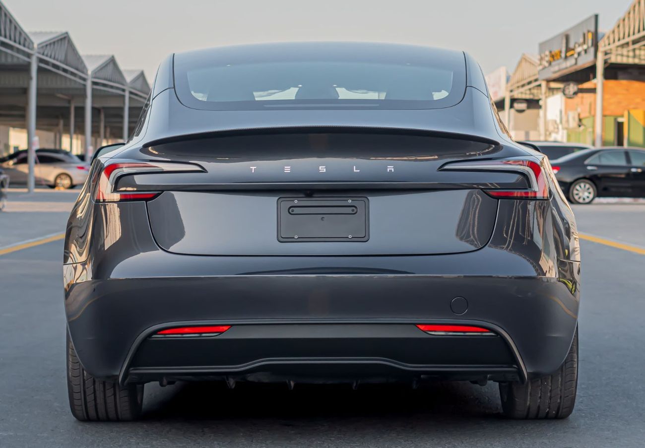 Tesla Model 3 Rear-Wheel Drive