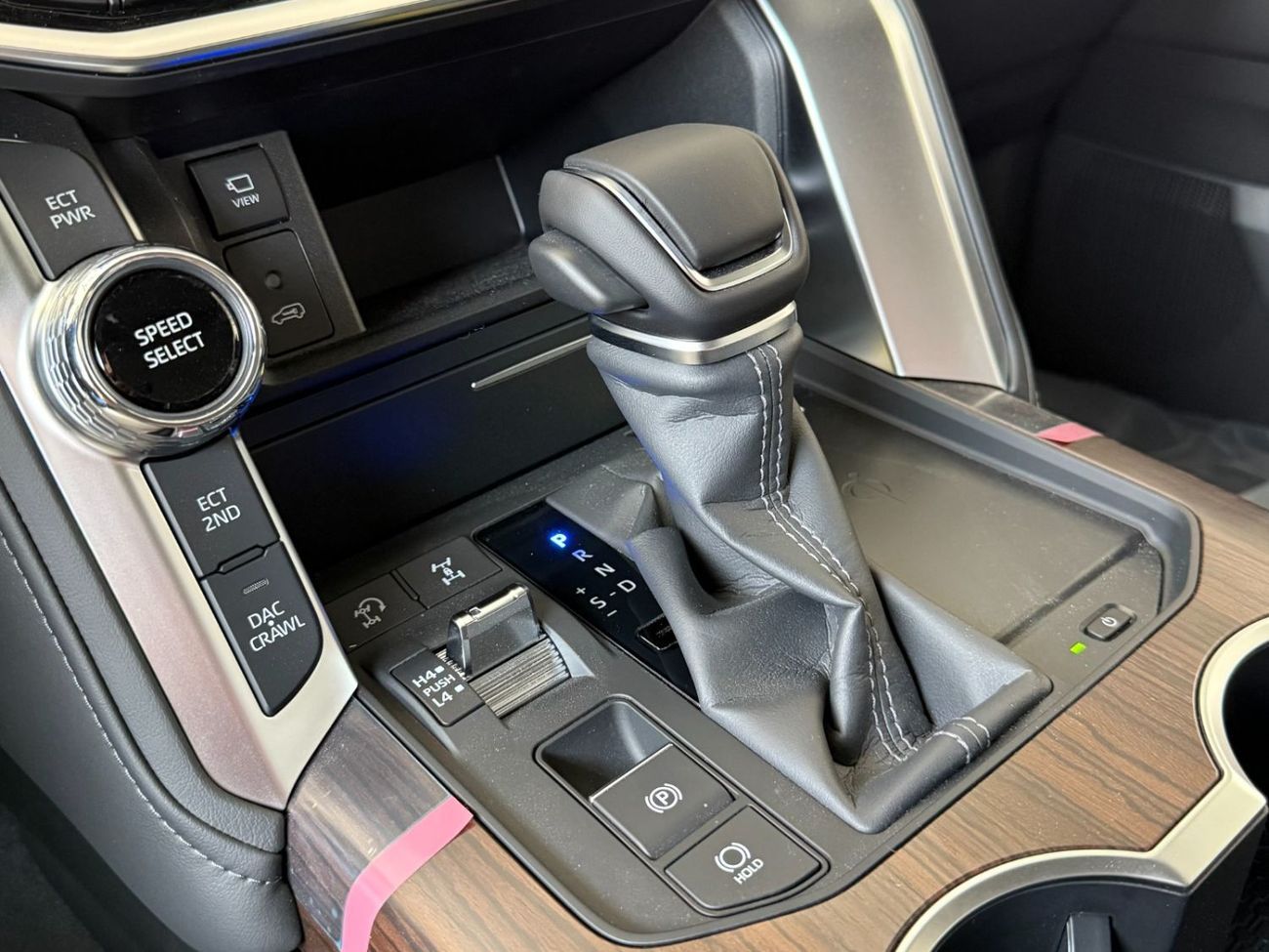 تويوتا لاند كروزر VX 4.0 V6 FULL OPTION **EXPORT ONLY**التصدير فقط خارج الخليج***