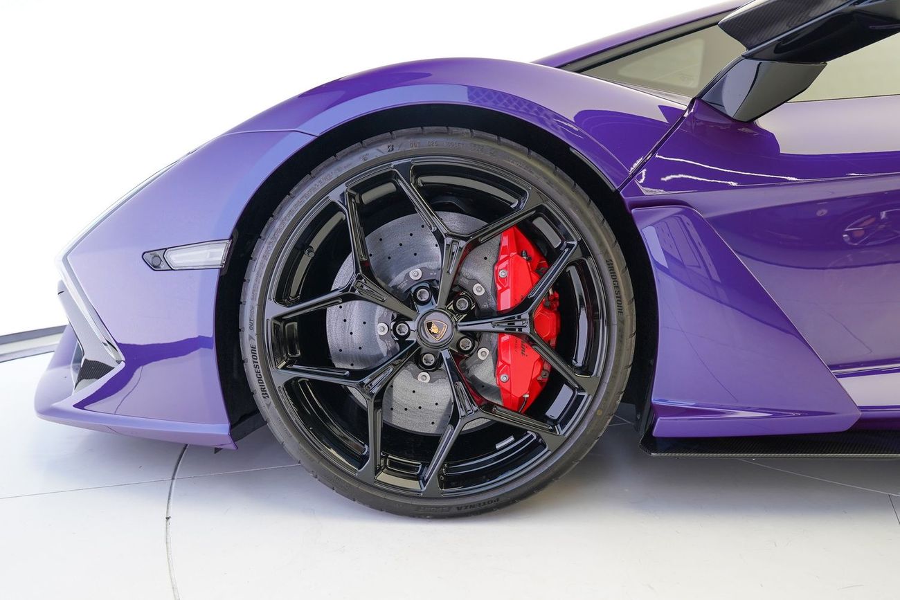 لامبورغيني ريفويلتو 6.5L V12 Hybrid