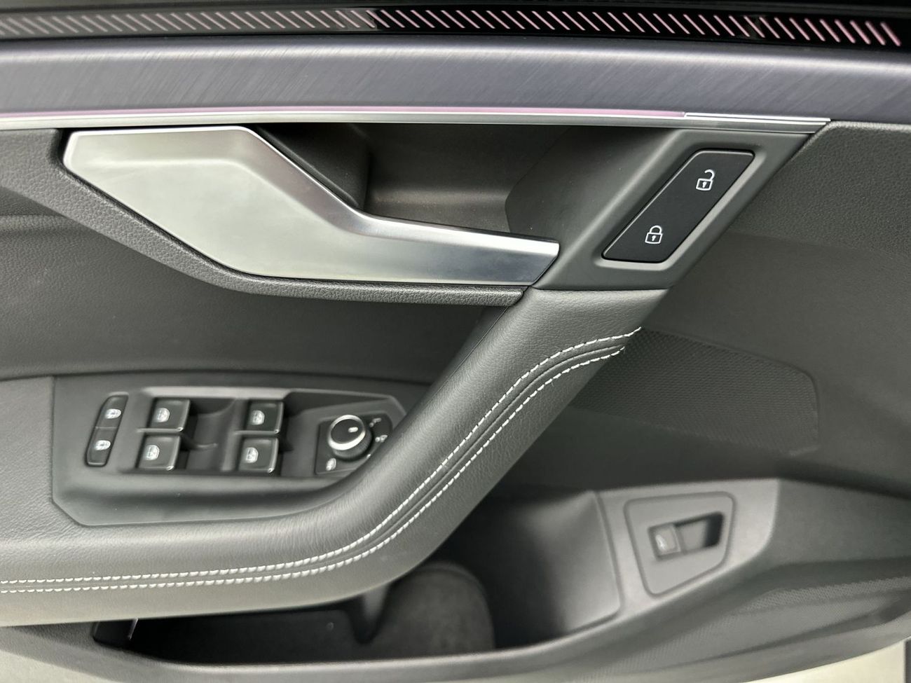 فولكس واجن طوارق Touareg R-Line + (Ref#00130)