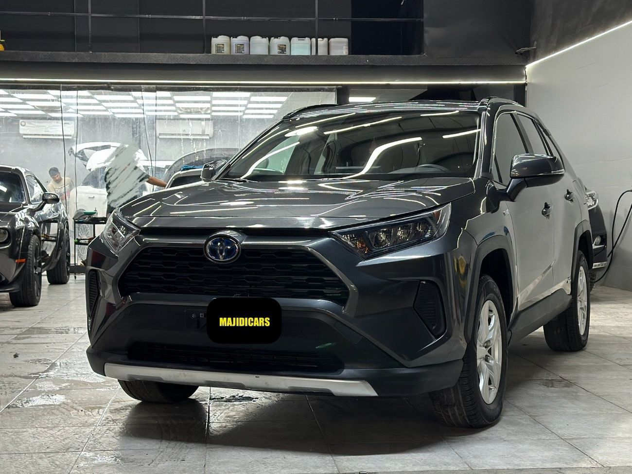 Toyota RAV4 LE 2.5L (219 HP)