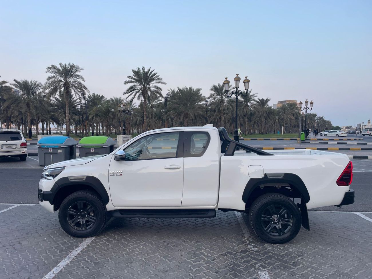 Toyota Hilux Toyota Hilux SR Sport smart cab (Australia) Engine: 2.8 L Turbo Diesel 4x4  (Export from Australia)