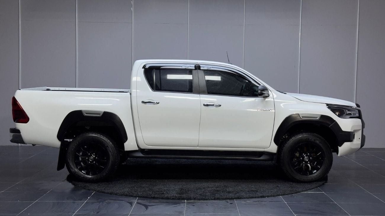 Toyota Hilux SGLX Toyota hilux 2021 RHD 2.8 diesel full options SR5