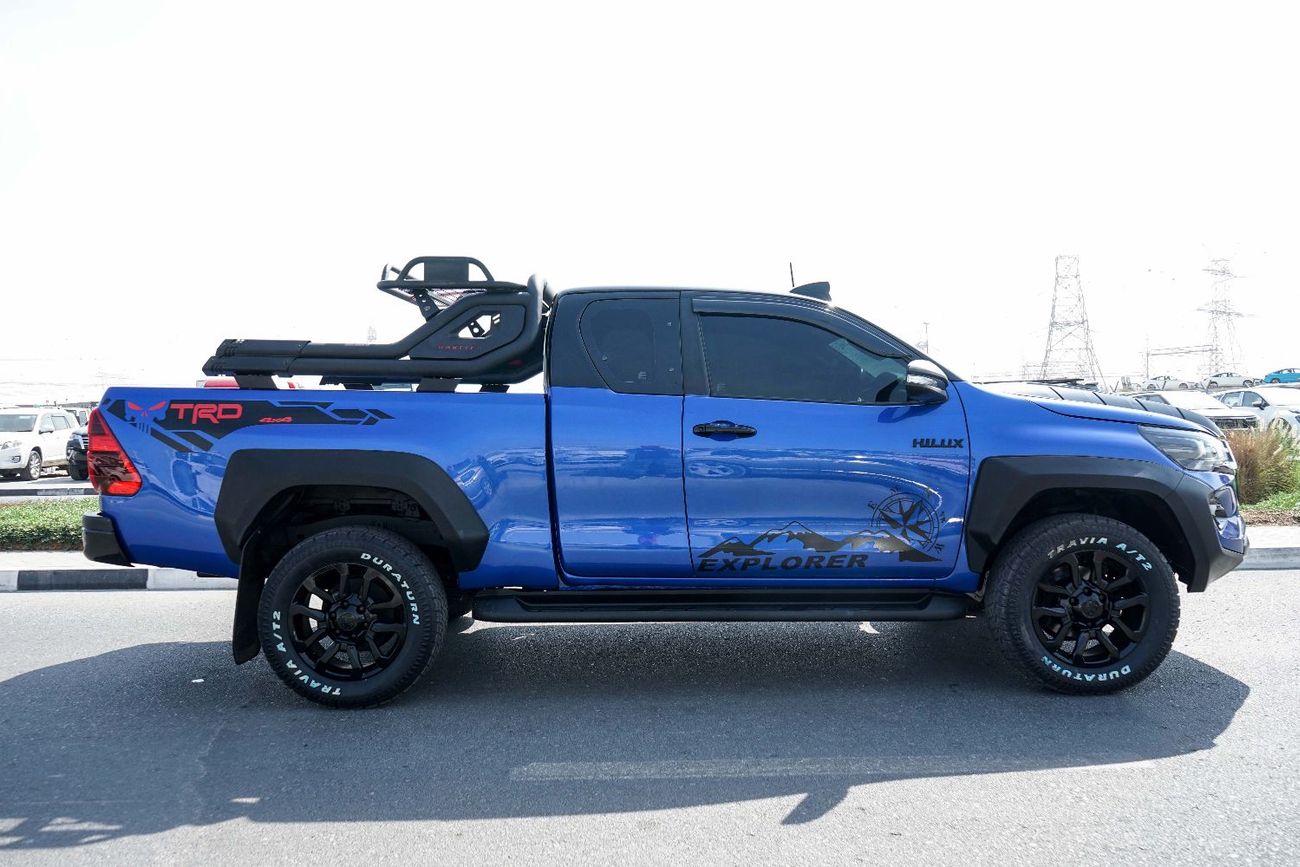 تويوتا هيلوكس The Toyota Hilux Smart Cab is a versatile pickup truck with a Two-wheel drive (4WD) system, a spacio