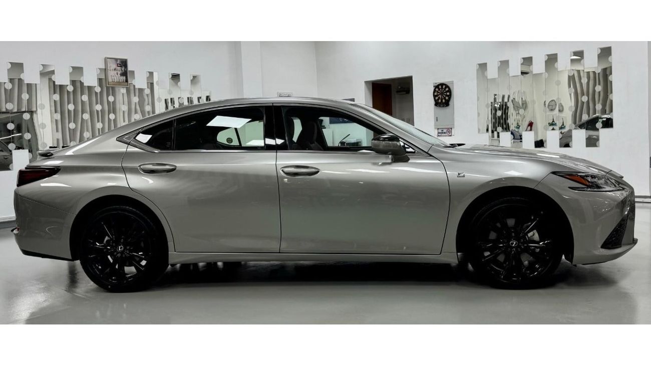 Lexus ES350 Brand New . GCC . Warranty .. Service .. F sport . Top Range