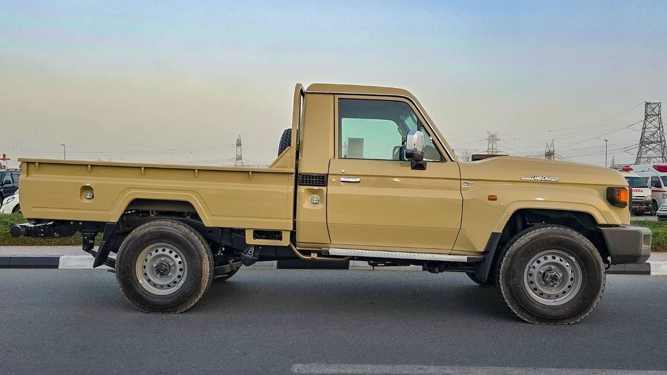 Toyota Land Cruiser Pick Up 2025 Toyota Land Cruiser LC 79 4.0L AT Petrol (Beige) Basic