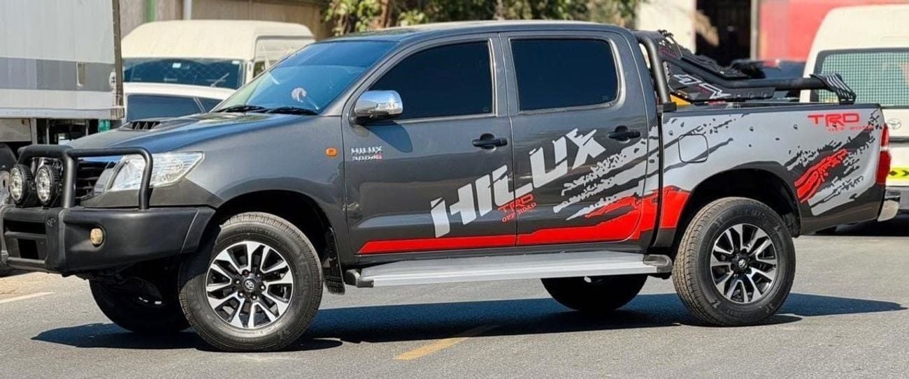 تويوتا هيلوكس 2015 | 3.0L DIESEL | MANUAL TRANSMISSION | BULL BAR WITH HEAVY FOCUSED LED LIGHTS | GTK 4X4 SPORTS B