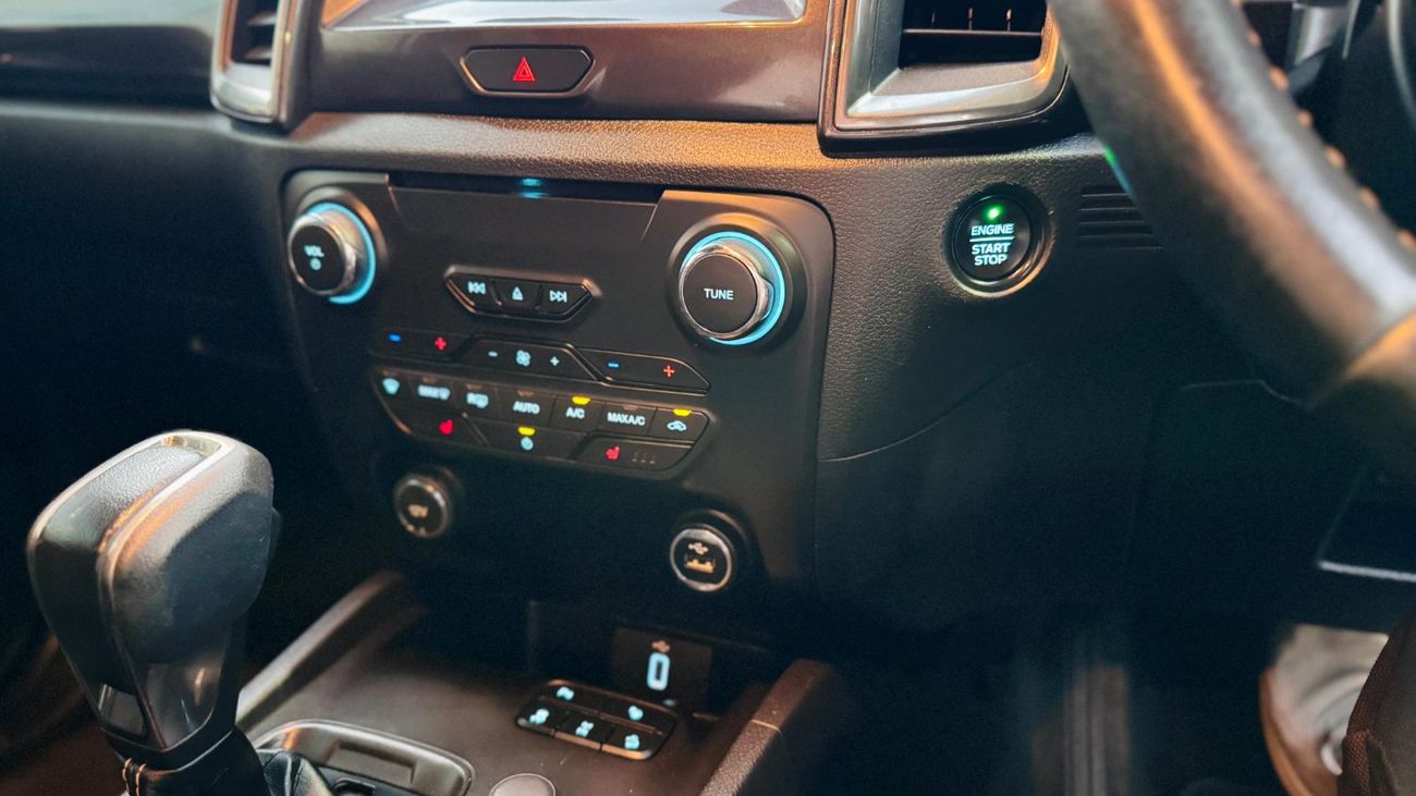 Ford Ranger 3.2L DIESEL 4WD | RHD | AUTOMATIC | ROOF RACK + LEATHER SEATS + MULTIMEDIA + BOOT SHUTTER