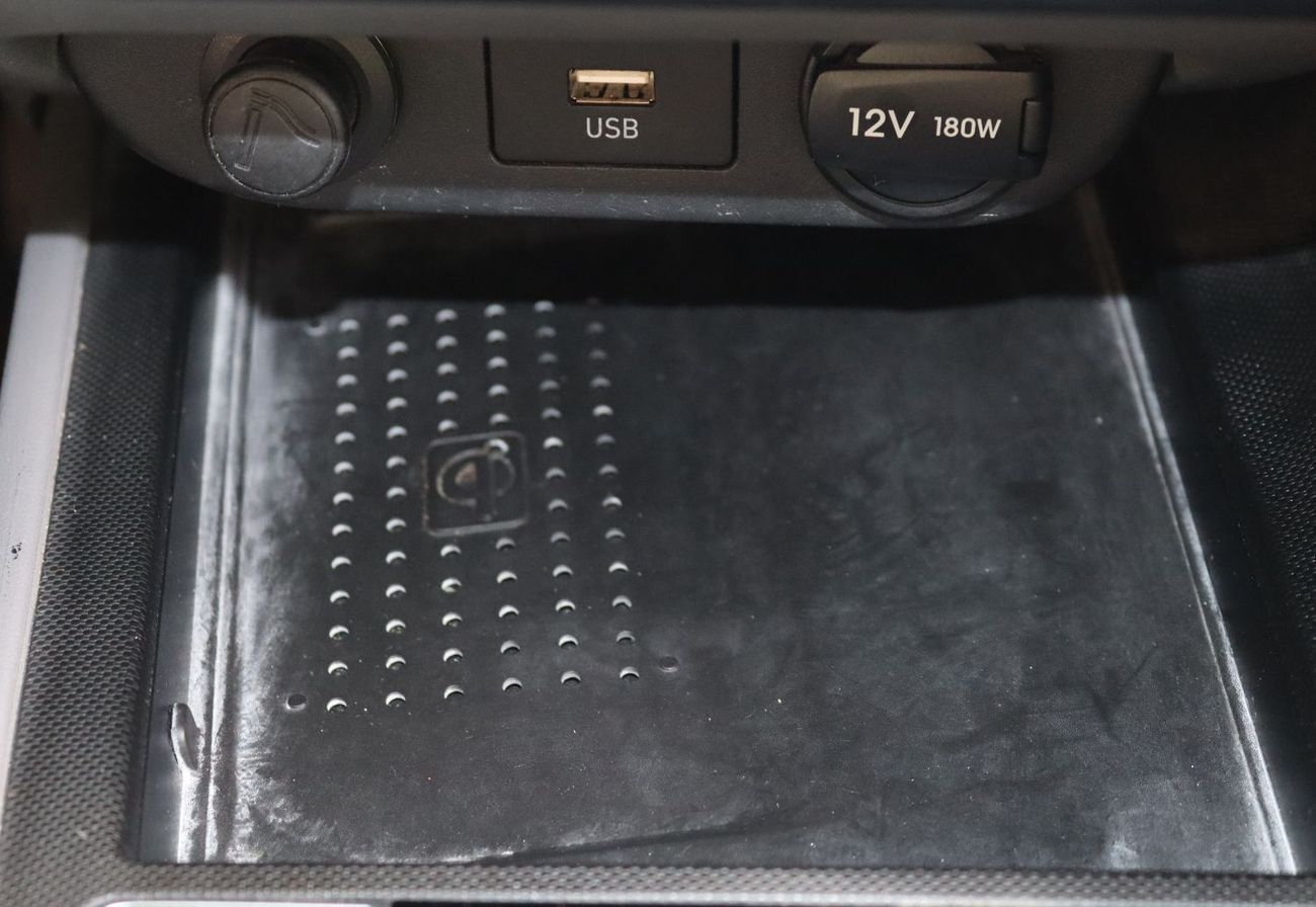 Hyundai Elantra Comfort 1.6L 2021 Hyundai Elantra CC model2022, accident-free, in excellent condition with 74,000 KM