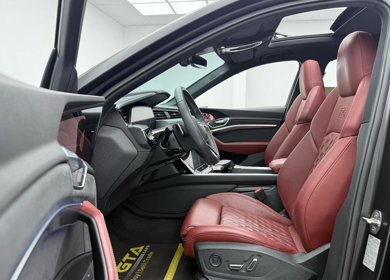 Audi etron S 95kWh (496 HP) 2023 Audi E-Tron S,ِ ِ2027Audi Warranty + Service Pack, Excellent Condition, GCC