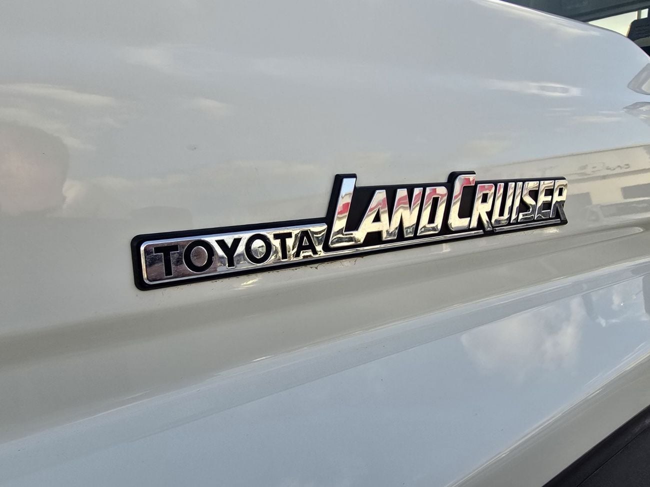 Toyota Land Cruiser Pick Up SC 4.0L Toyota L.C Single cabin Pick Up 4.0l petrol v6 M/T 4WD Gcc specs  2025 Model