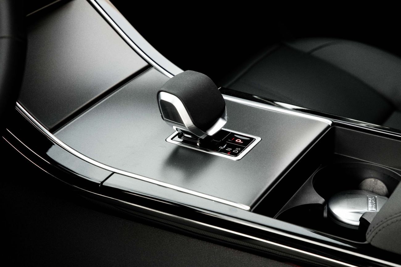 Land Rover Range Rover Velar 6,071 P.M  | 0% Downpayment | VELAR P250 SE R-DYNAMIC | WARRANTY!