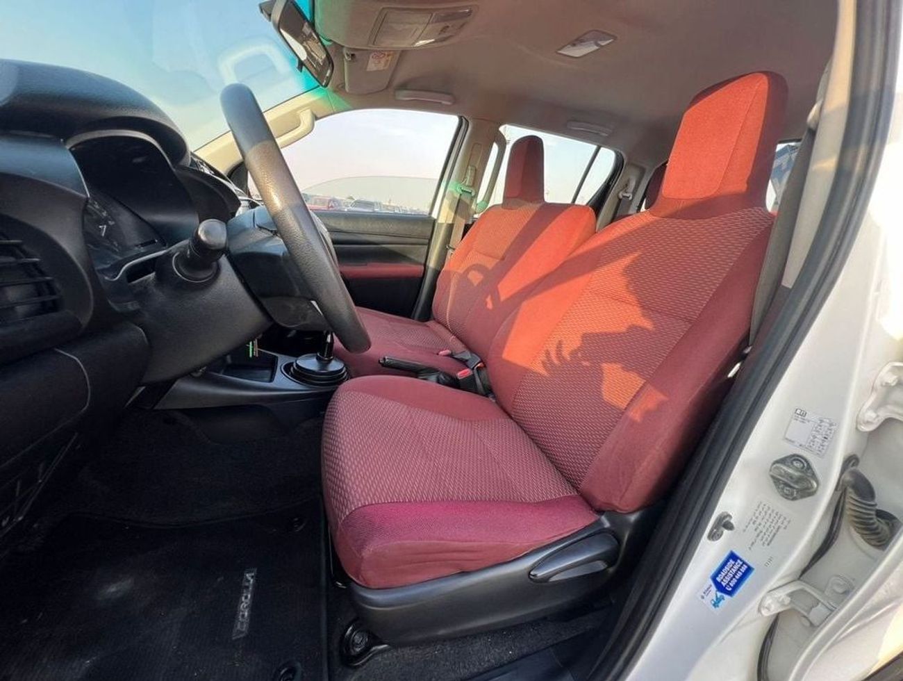 تويوتا هيلوكس 2021 TOYOTA HILUX 2.8L V4 **DIESEL** MANUAL TRANSMISSION  + POWER WINDOW + 4X4  - DOUBLE CABIN - wit