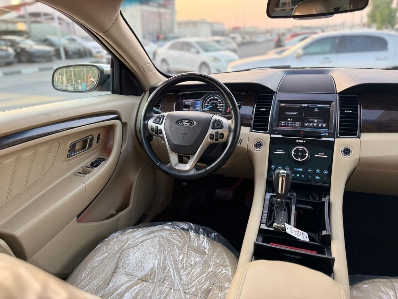 Ford Taurus LTD LOW Mileage  good comdtion