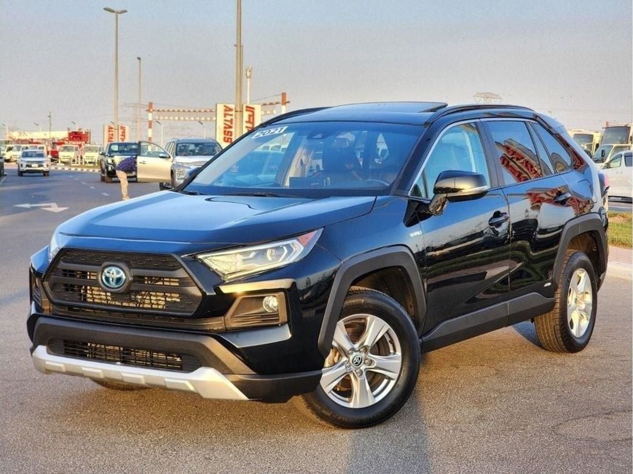 Toyota RAV4 Hybrid TOYOTA RAV4 XLE 2.5L