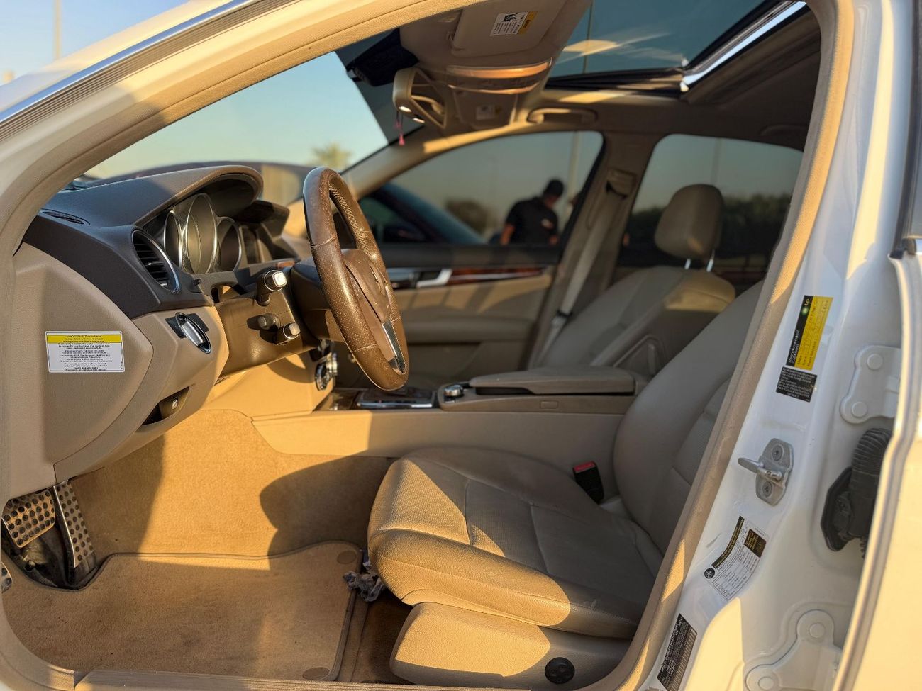 Mercedes-Benz C 300 2014 MERCEDES C 300 AMERICAN SPECS GOOD COND Std 2.0L (241 HP)